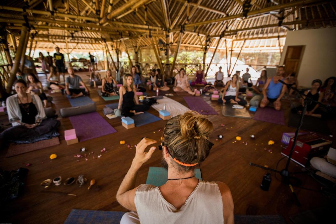 Flowers & Fire Yoga Garden กิลิไอร์ ภายนอก รูปภาพ