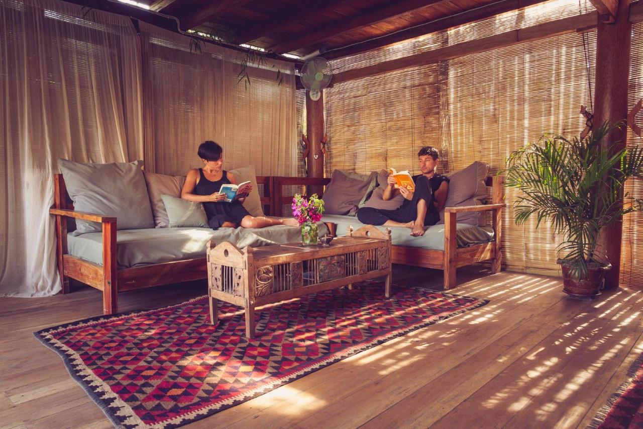 Flowers & Fire Yoga Garden กิลิไอร์ ภายนอก รูปภาพ